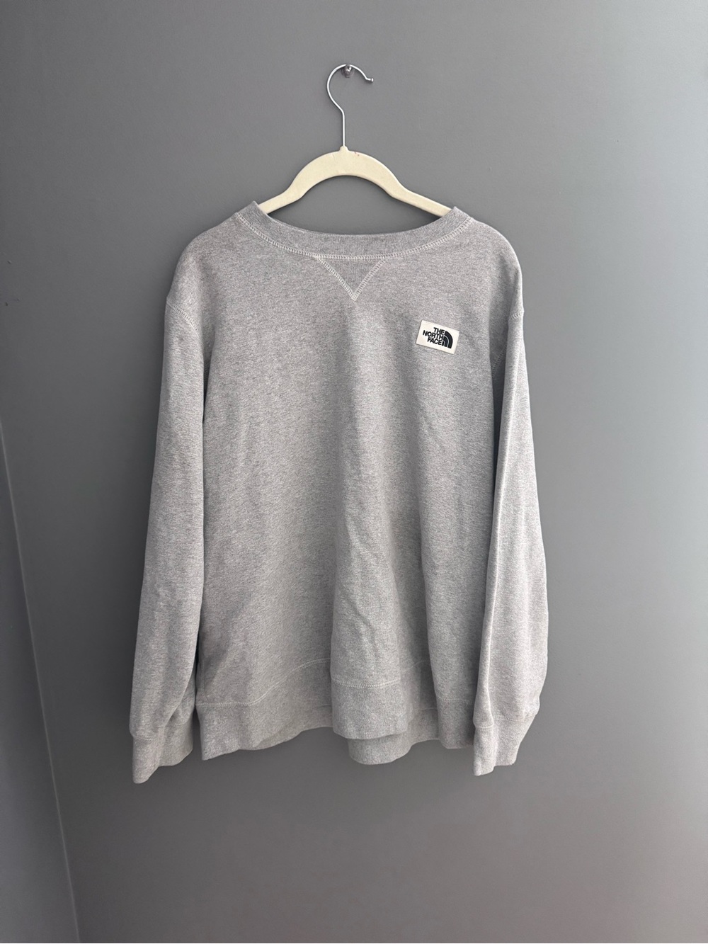 The North Face women’s Crewneck Sweatshirt - Light Gray